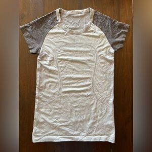 LULULEMON Run Swiftly Tech Short Sleeve Lace Silver Slate Black Run Gym Shirt 8